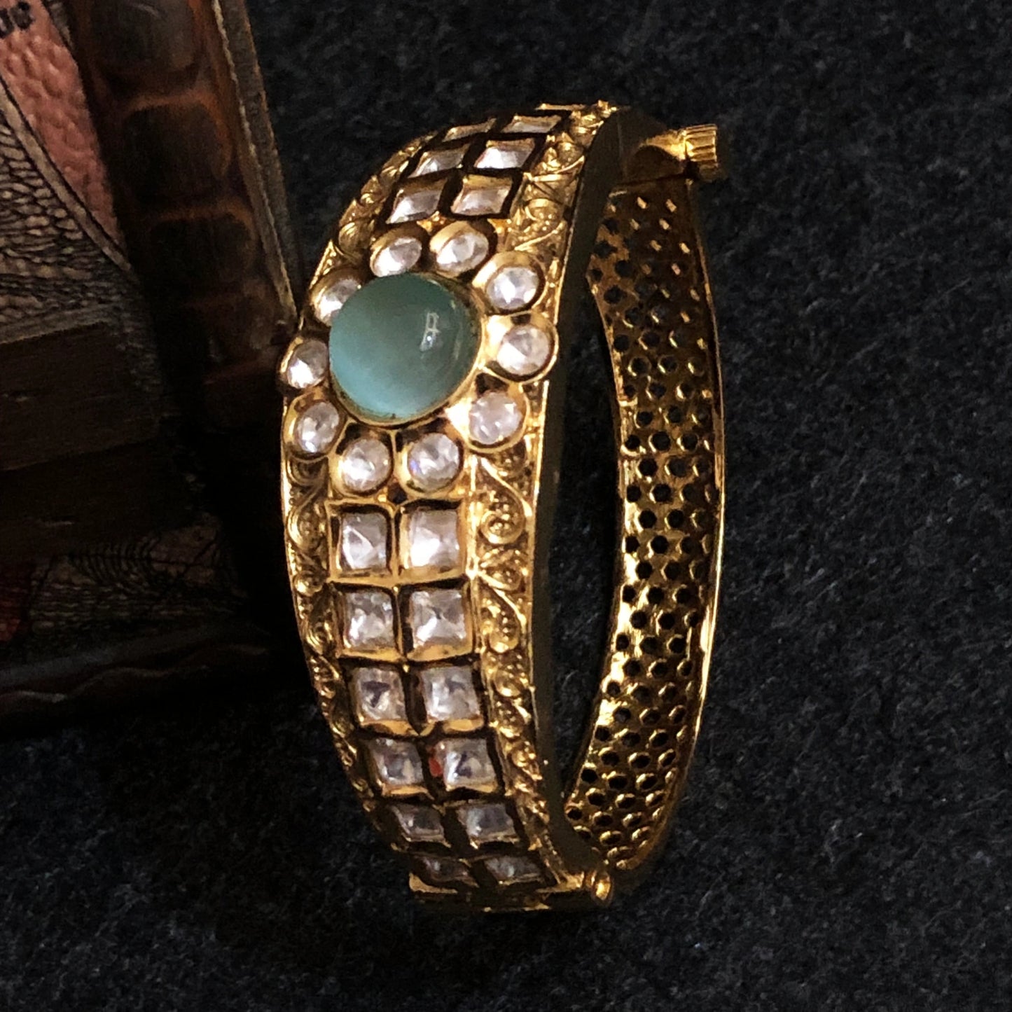 Heritage Jadau Bracelet with Mint Green Stone