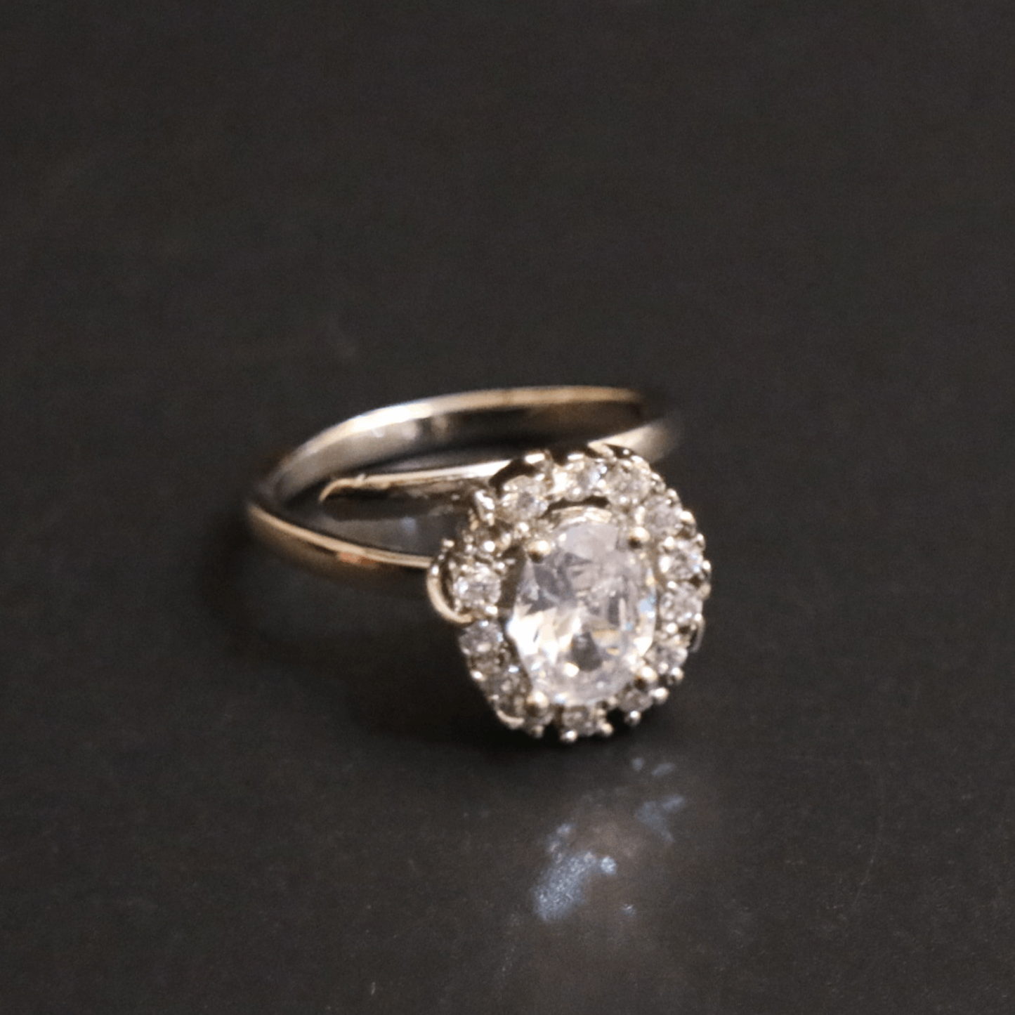 Noorvela Oval Zircon Halo Ring