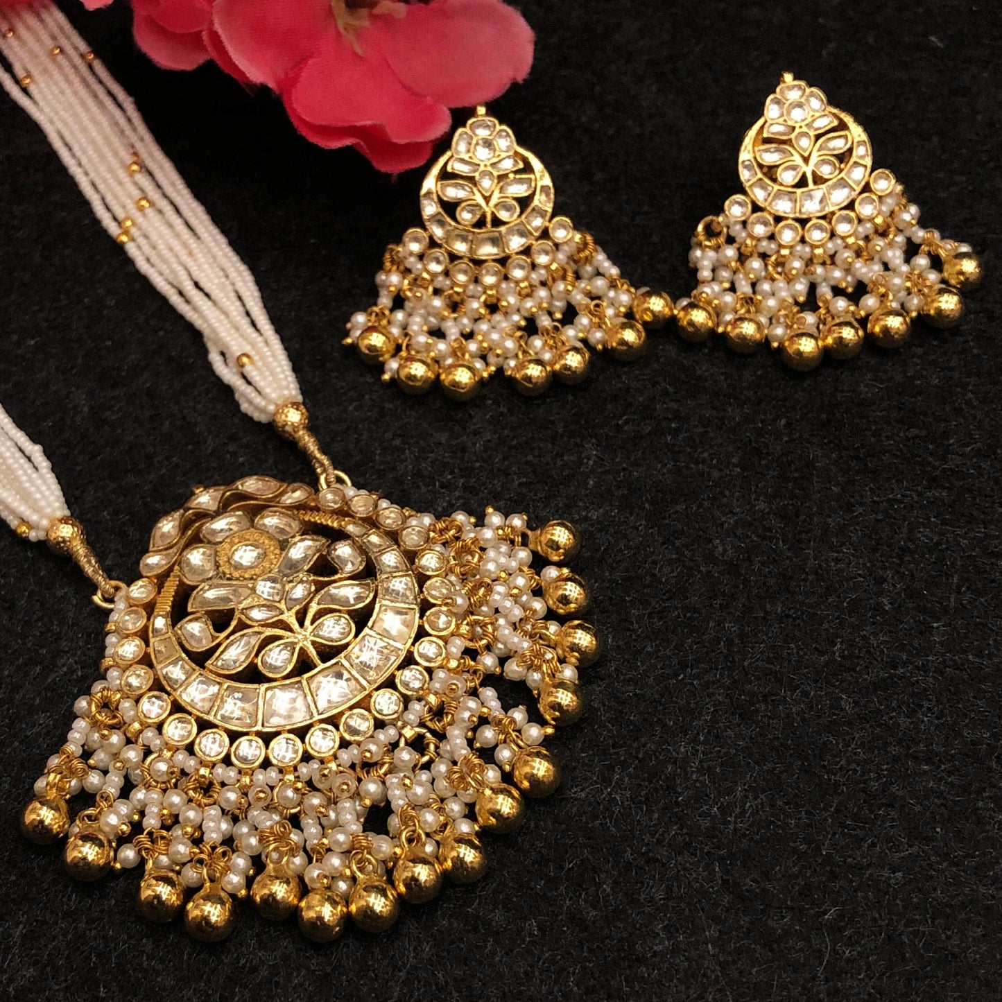 Surya Leher Jadau Necklace Set