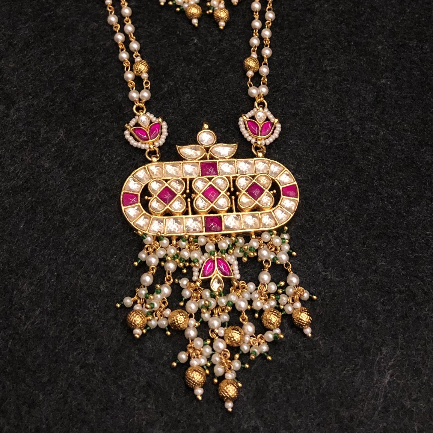 Shaahi Mehraab Antique Necklace Set