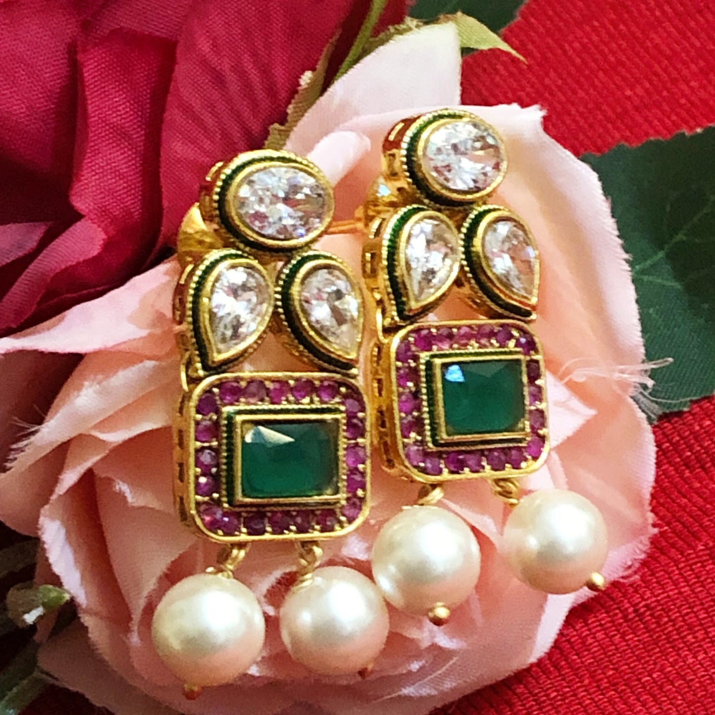 Grand Jadau Heritage Necklace Set