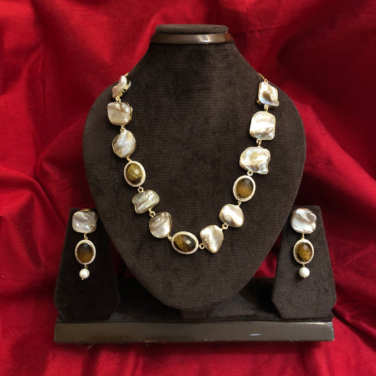 Natural Brown Shell & Stone Necklace Set