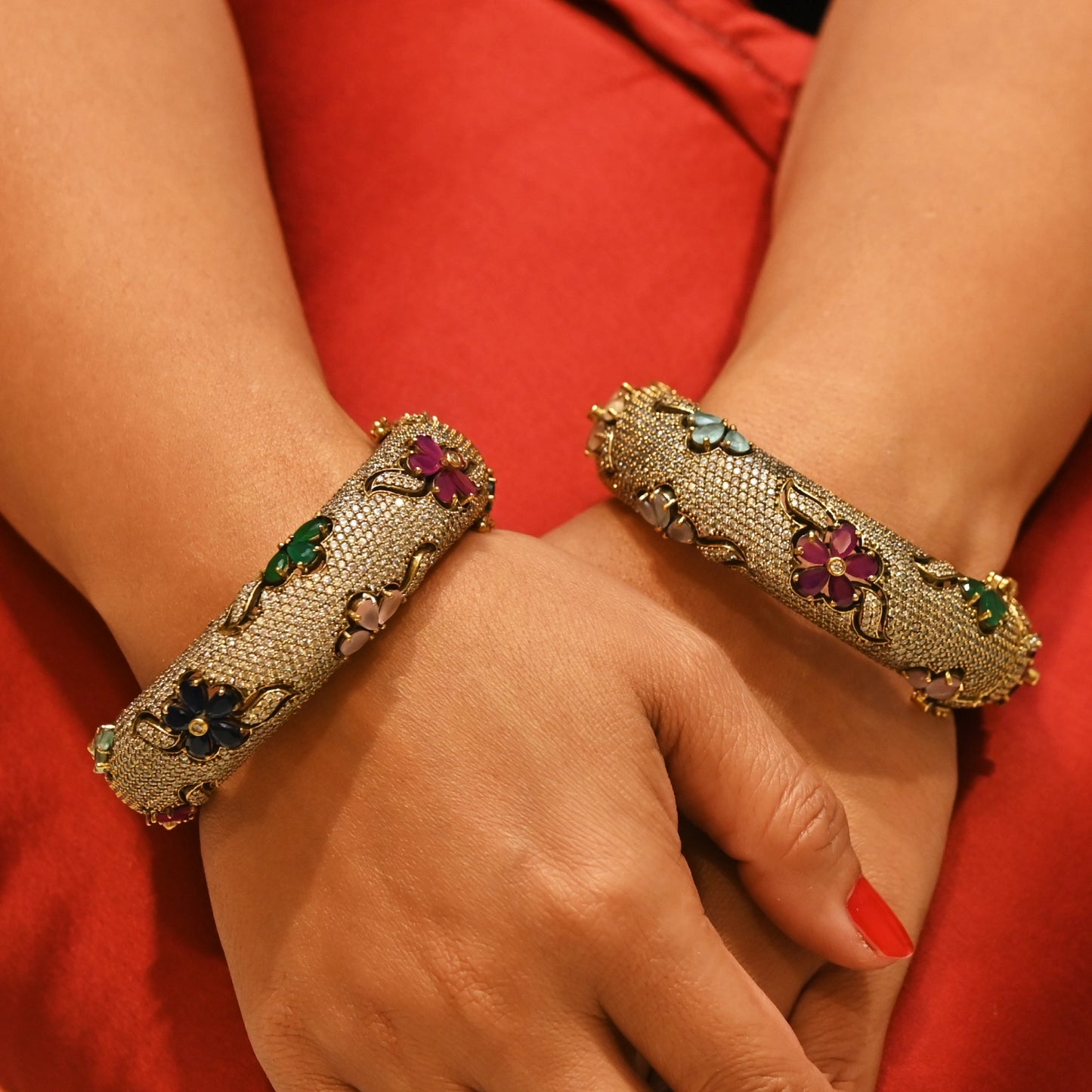 Radiant Zircon Antique Kada