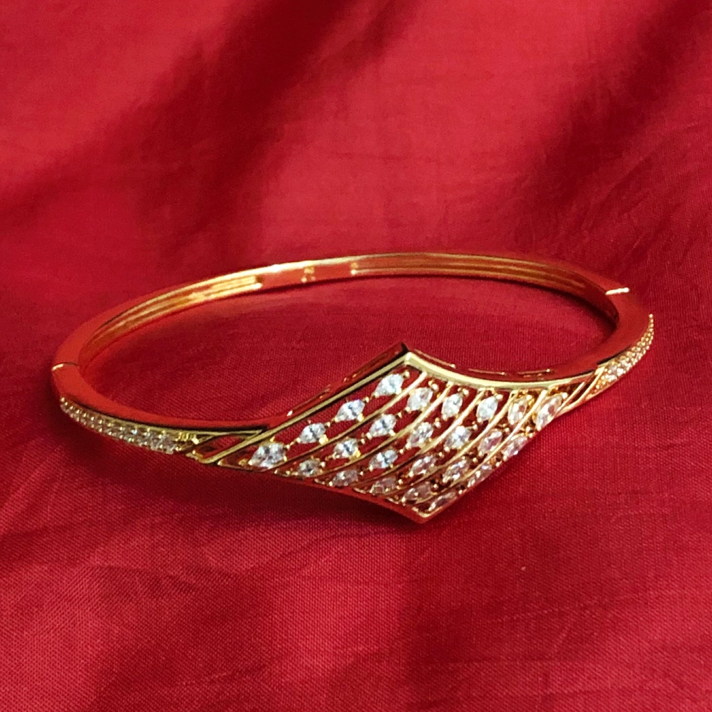 Sleek Diamond-Cut Zircon Bracelet