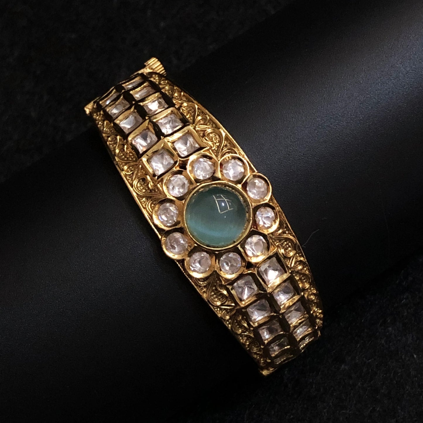 Heritage Jadau Bracelet with Mint Green Stone