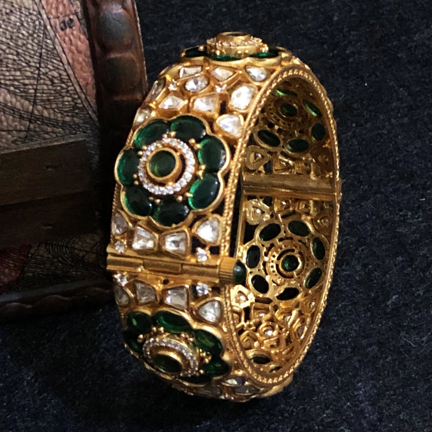 Meherbaan Emerald Jadau Kada