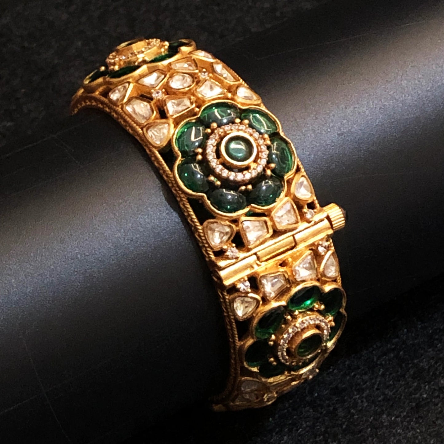 Meherbaan Emerald Jadau Kada