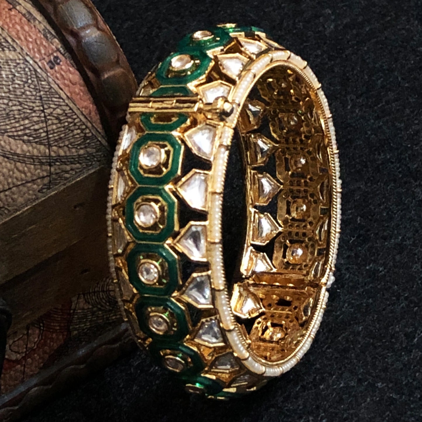 Moh Heer Emerald Jadau Kada