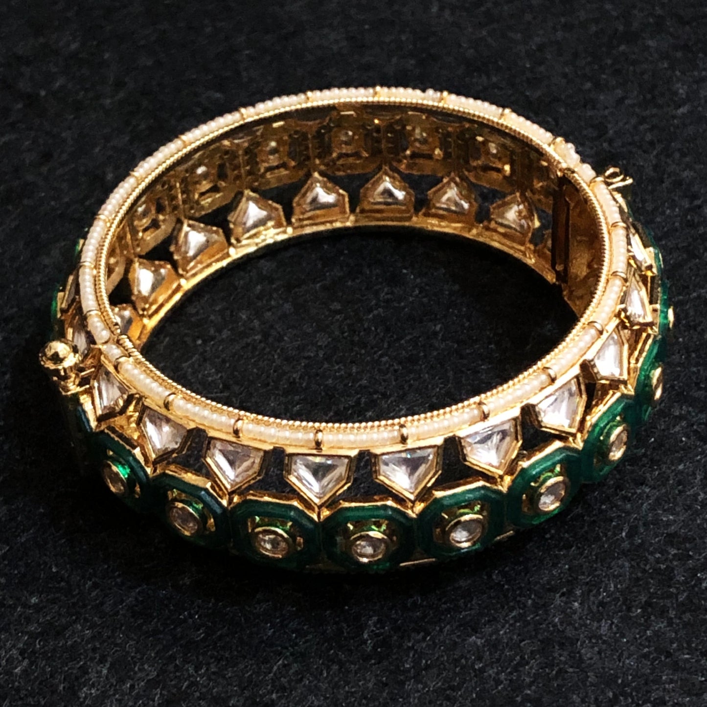 Moh Heer Emerald Jadau Kada