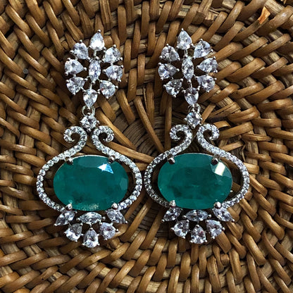 Emerald Elegance Vintage-Inspired Earrings