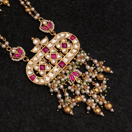 Shaahi Mehraab Antique Necklace Set