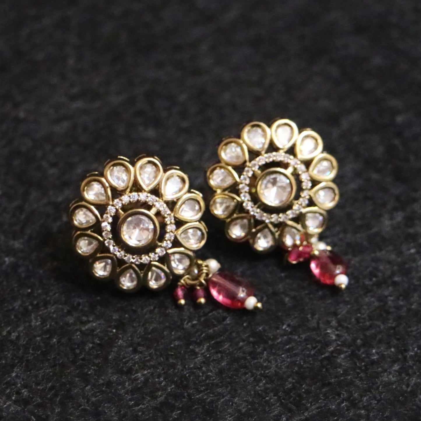 Gulabriti Polki Pendant Set