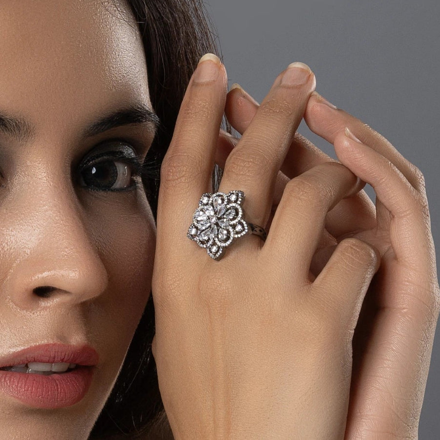 Vintage-Inspired Floral Diamond-Studded Ring