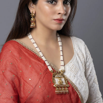 Traditional Temple Pendant & Pearl Beads Necklace Set