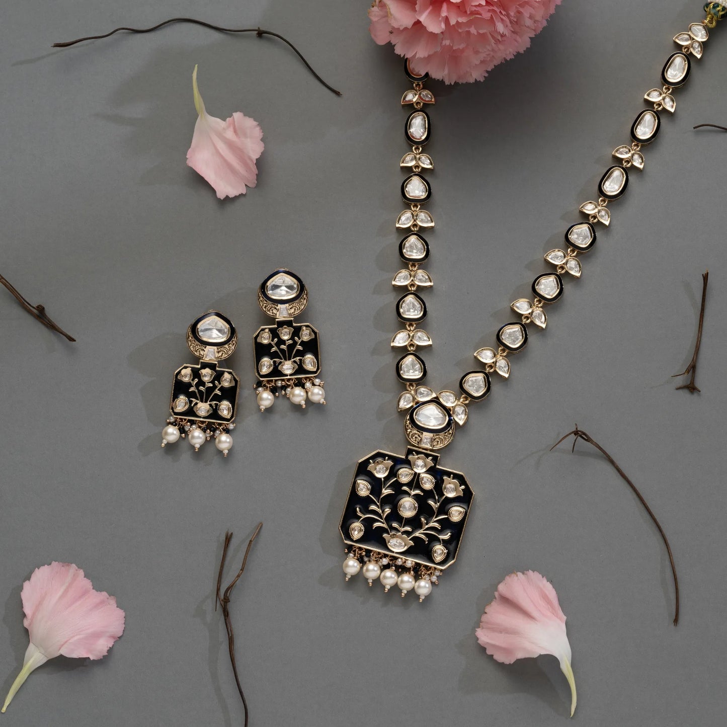 Regal Kundan & Black Enamel Necklace Set