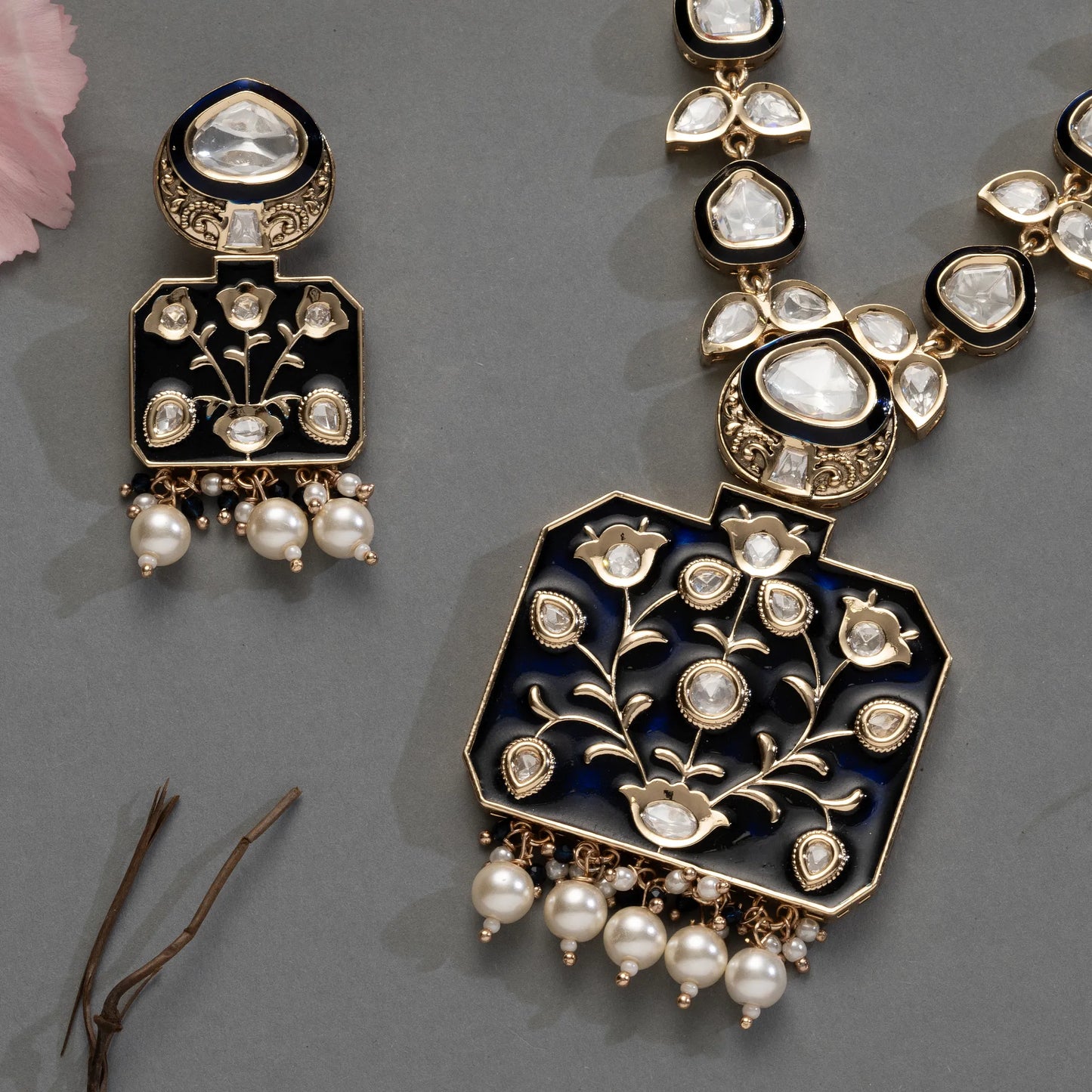 Regal Kundan & Black Enamel Necklace Set