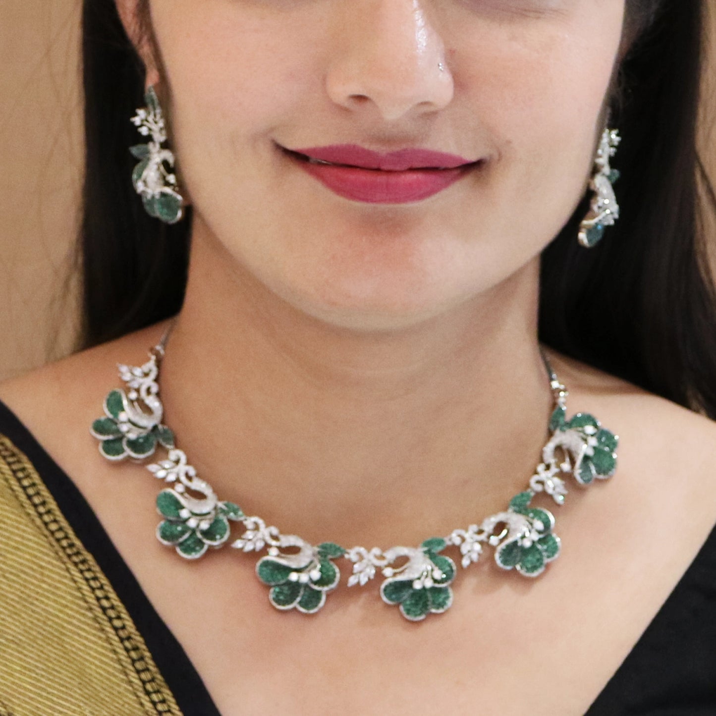 Aarvi Emerald Bloom Zircon Necklace Set