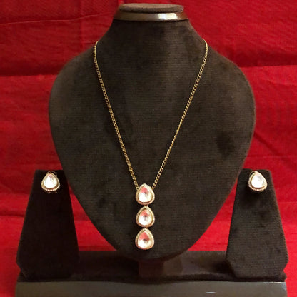 Classic Kundan Teardrop Pendant Set