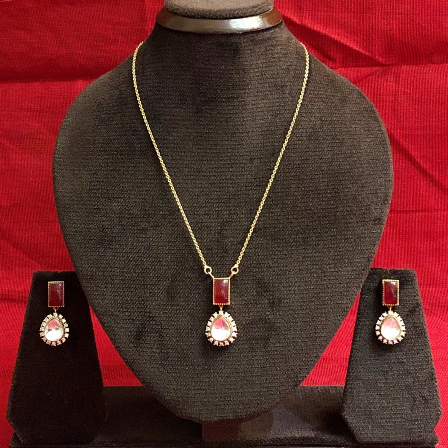 Dazzling Zircon Royal Pendant Set