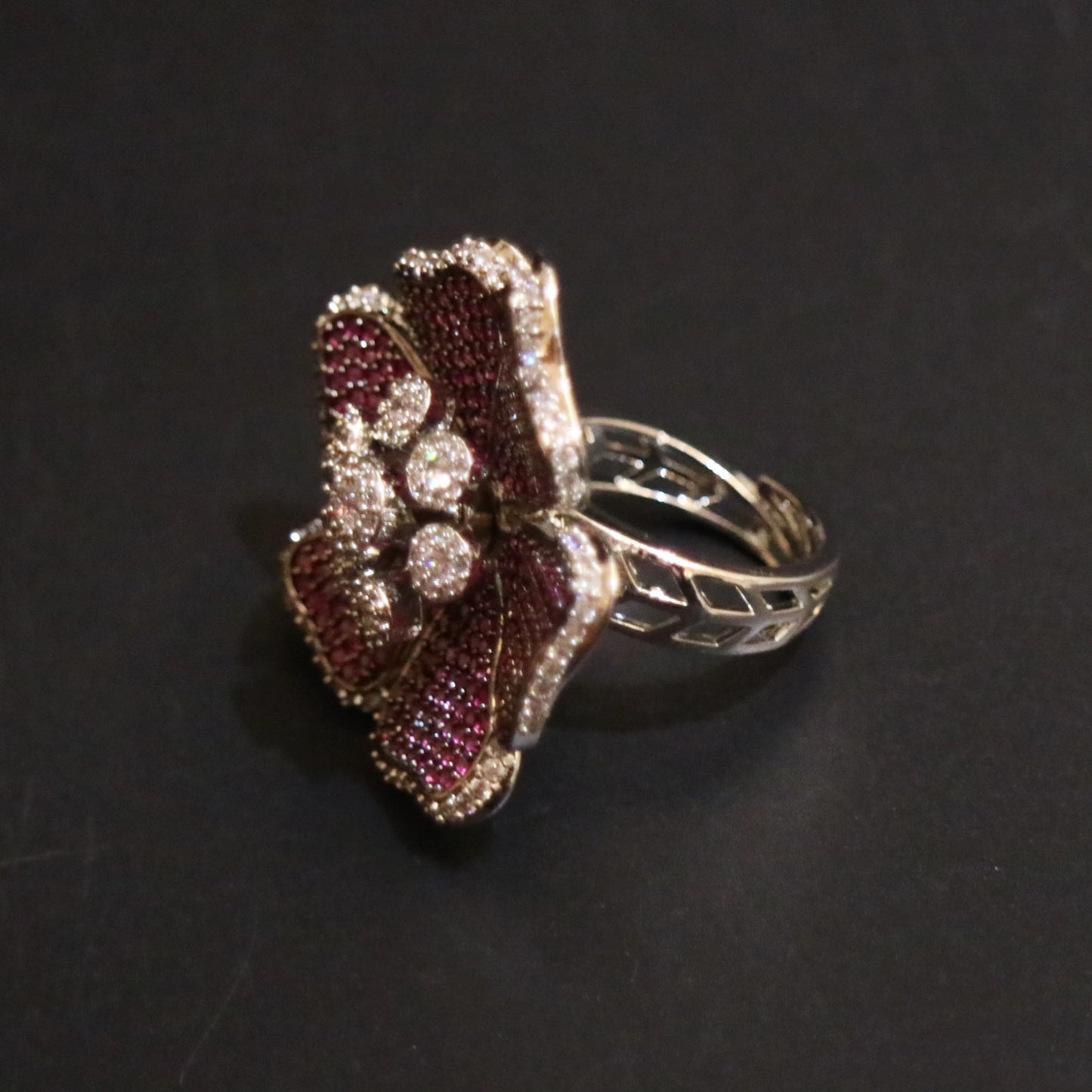 Grand Zircon Flower Ring