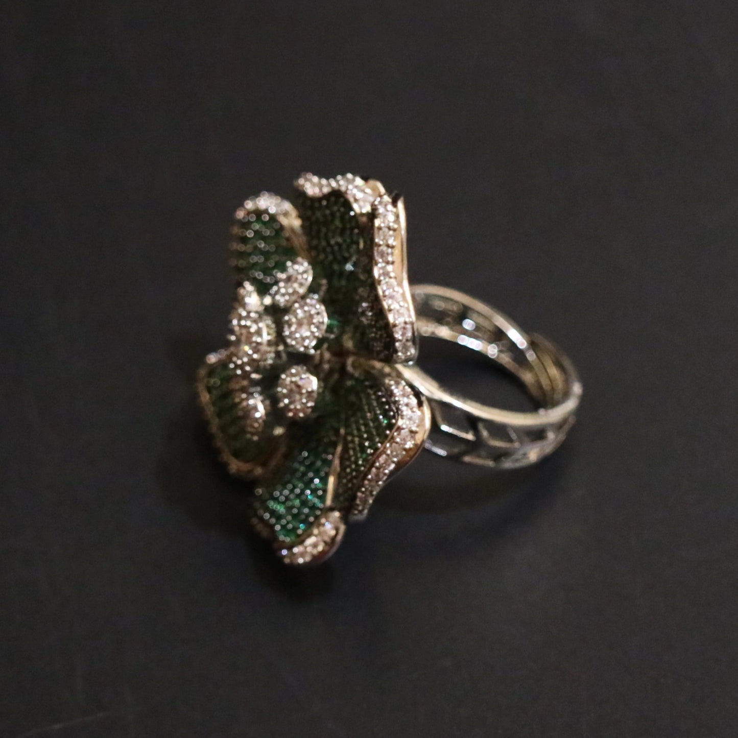 Grand Zircon Flower Ring